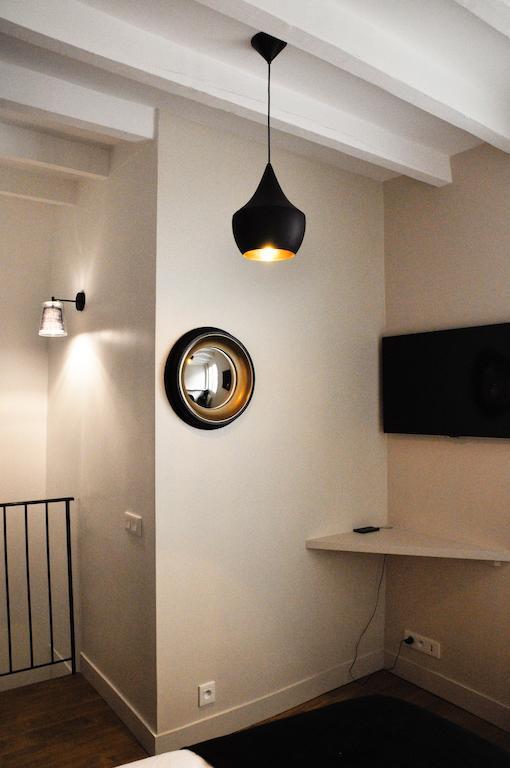 דירות פריז Duplex De Charme Au Coeur De Montmartre חדר תמונה